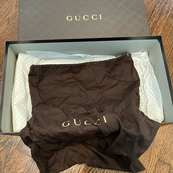 Men’s Gucci slides - Picture 4 of 7